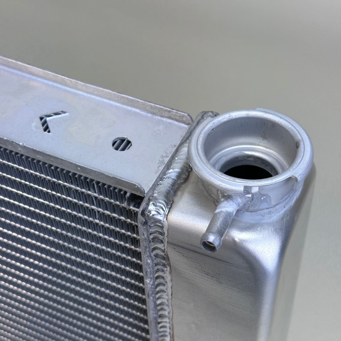 G169 Aluminum Universal Radiator Chevy 31x19x3 Single