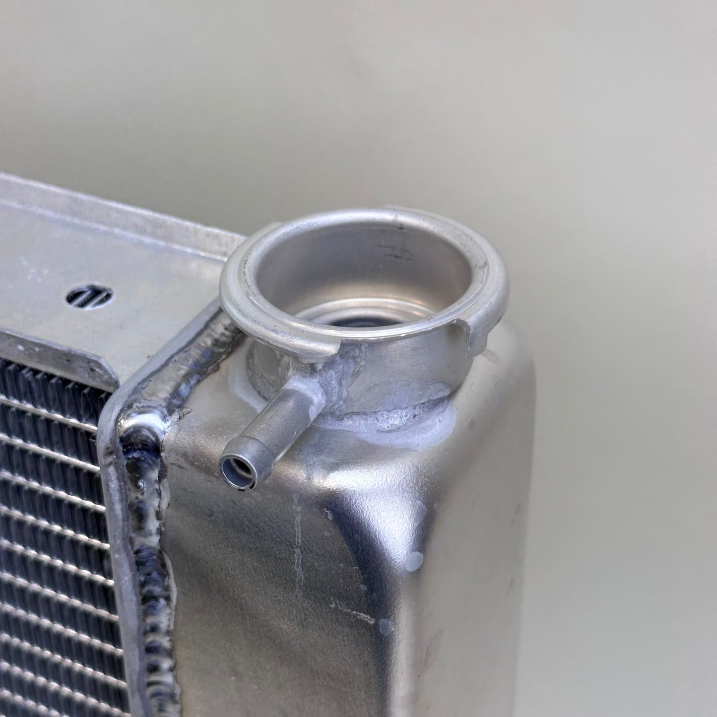 G166 Aluminum Universal Radiator Chevy 22x19 Single