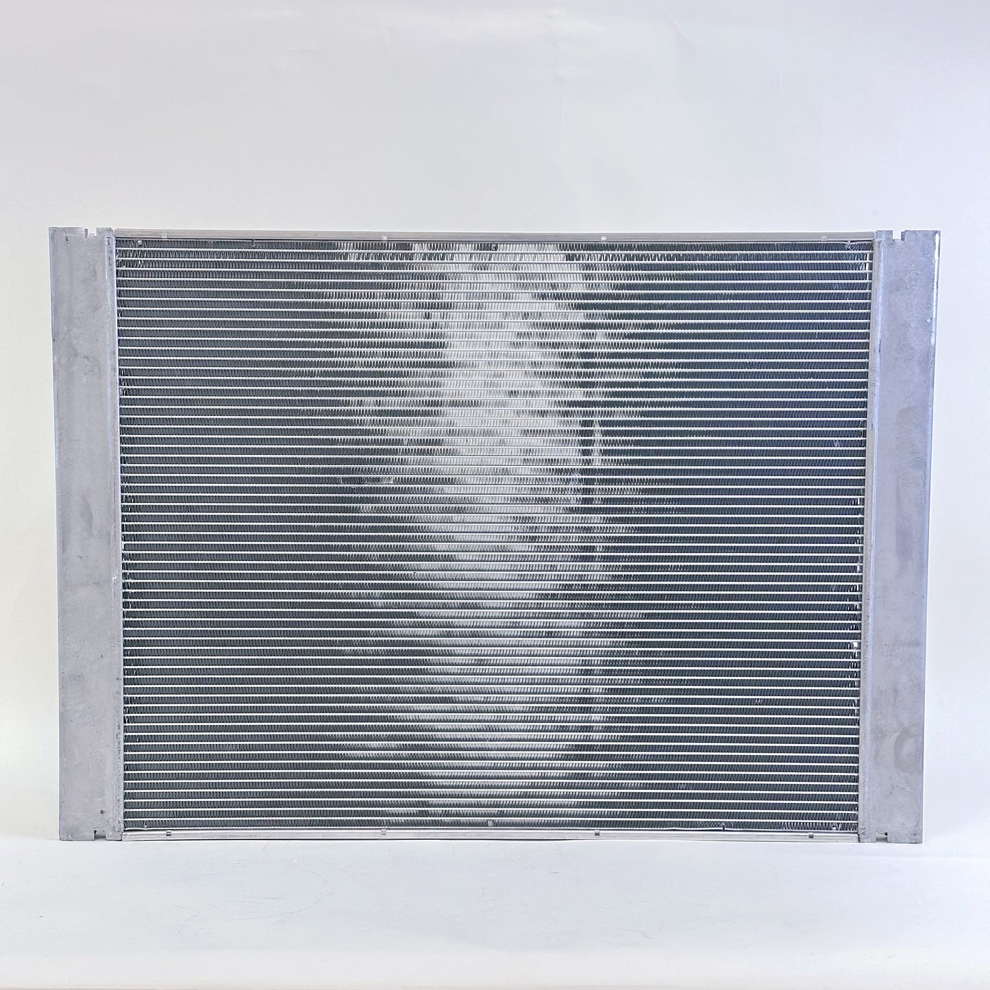 G077 Replacement Radiator for 2004-2005 BMW 525i & 535i Manual