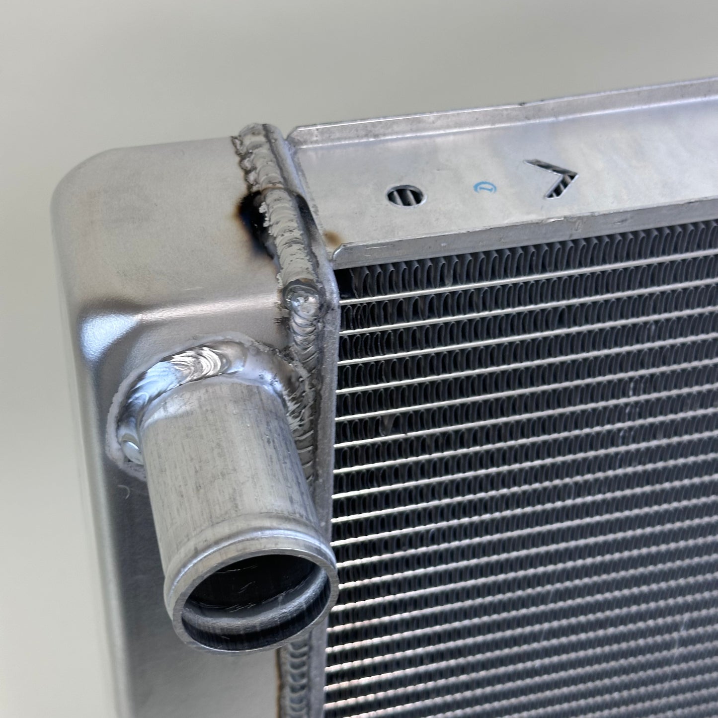 G169 Aluminum Universal Radiator Chevy 31x19x3 Single