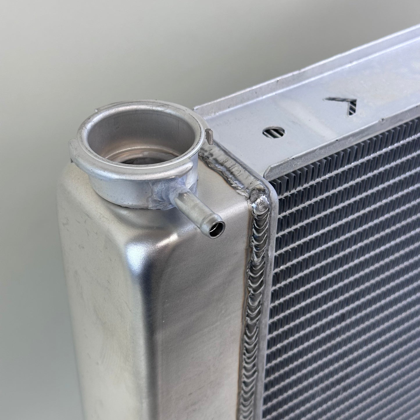 G163 Aluminum Universal Radiator Ford 28x19 Double