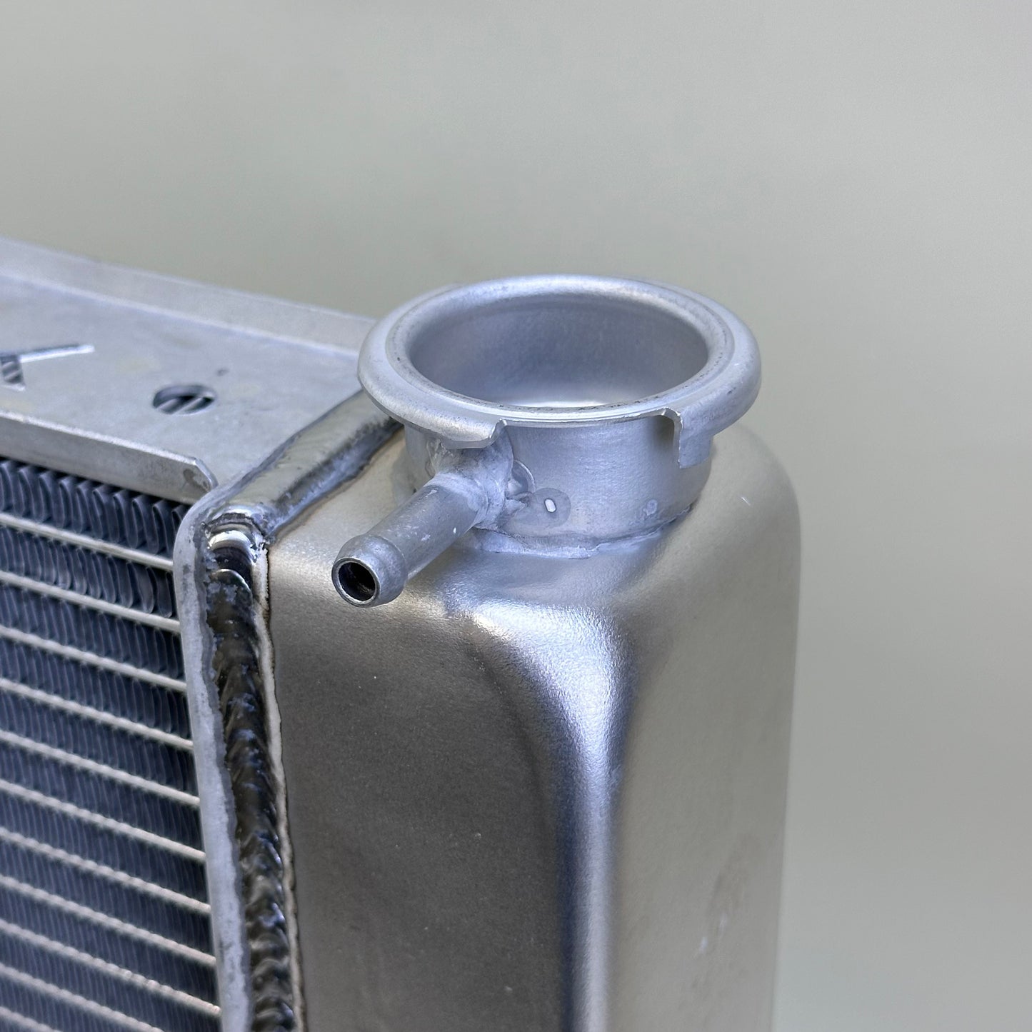 G167 Aluminum Universal Radiator Chevy 24x19 Single