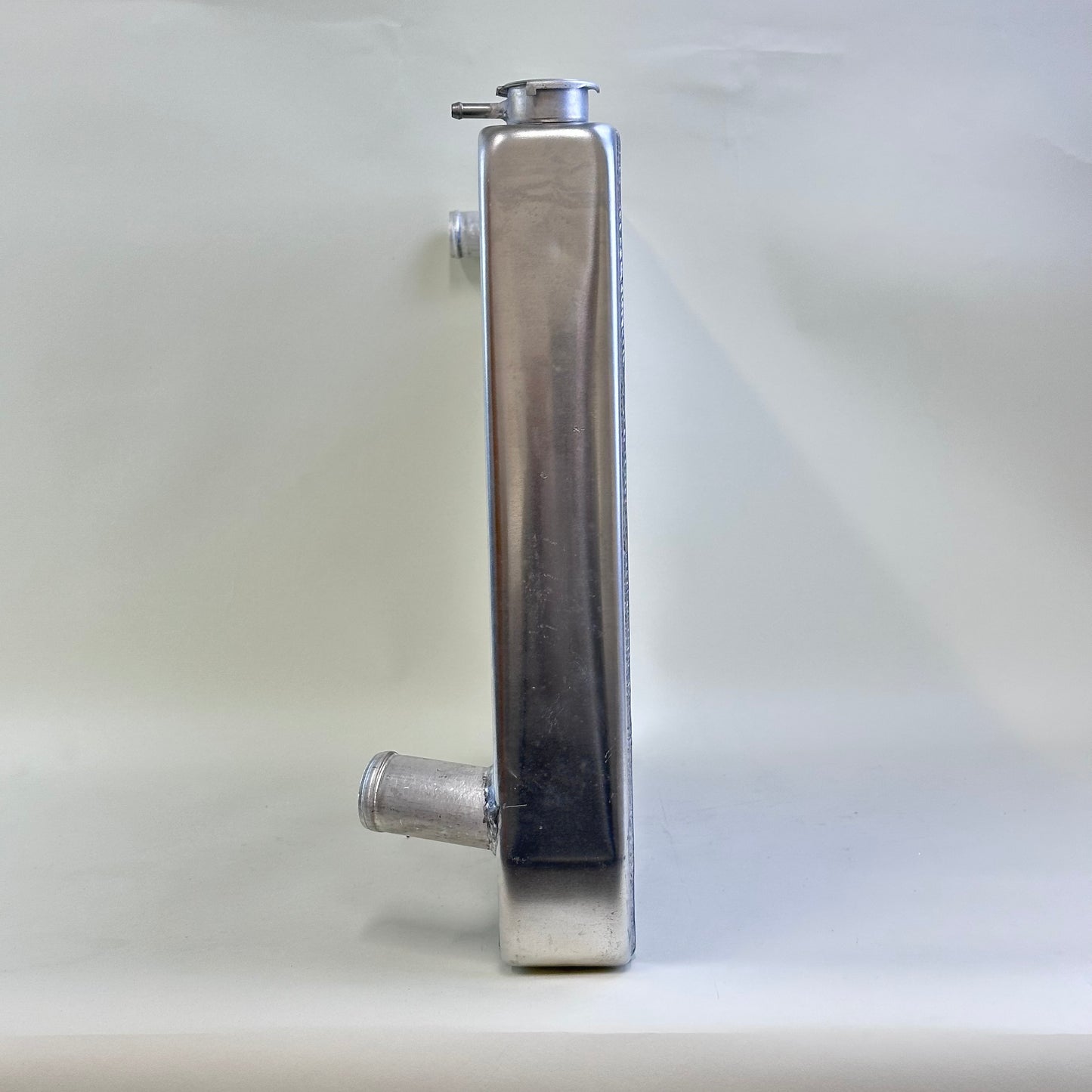 G016 Aluminum Universal Radiator Chevy 26x19x3 Single