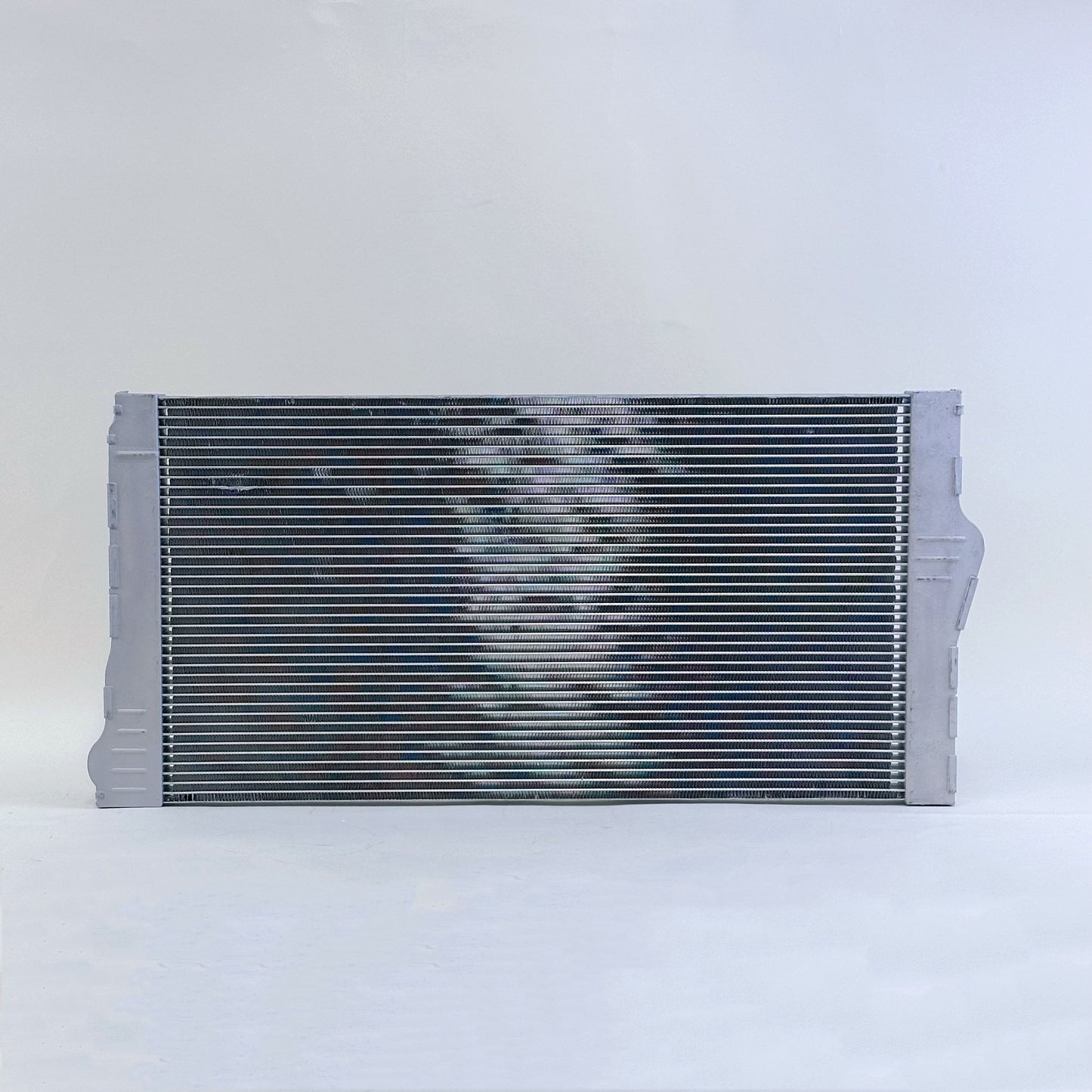 G225 Replacement Radiator for 2014-2016 BMW 535d