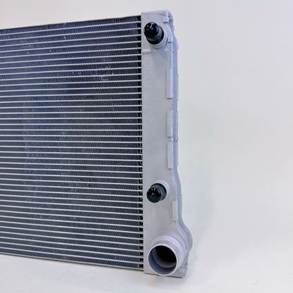 G225 Replacement Radiator for 2014-2016 BMW 535d