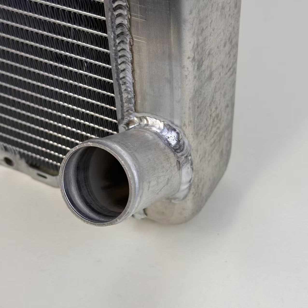 G253 Aluminum Universal Radiator Chevy 26x19x3 Single