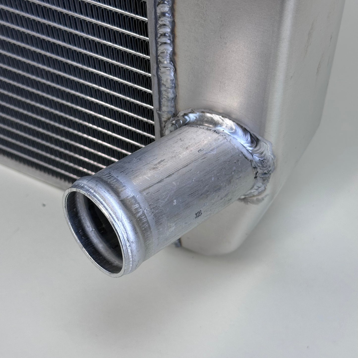 G168 Aluminum Universal Radiator Chevy 28x19x3 Single