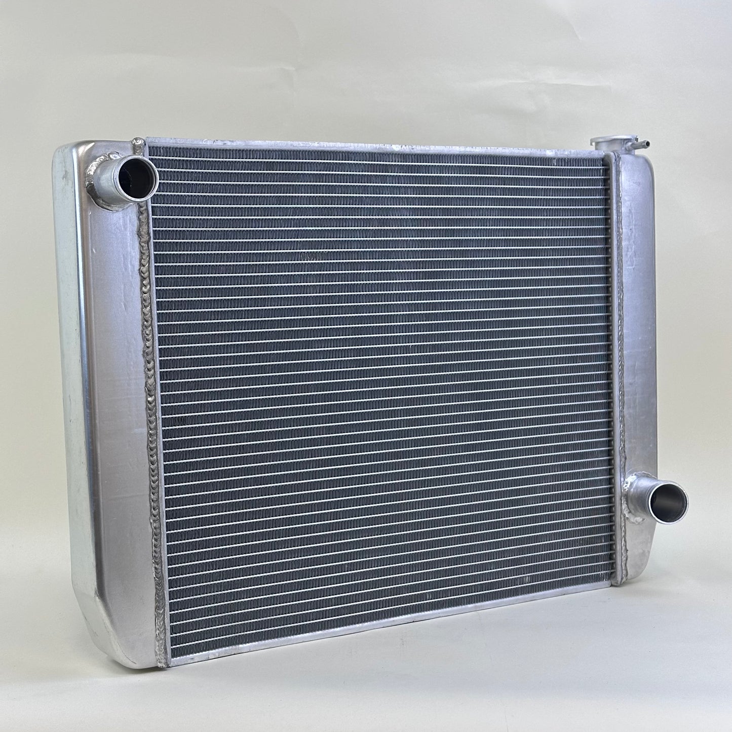 G016 Aluminum Universal Radiator Chevy 26x19x3 Single