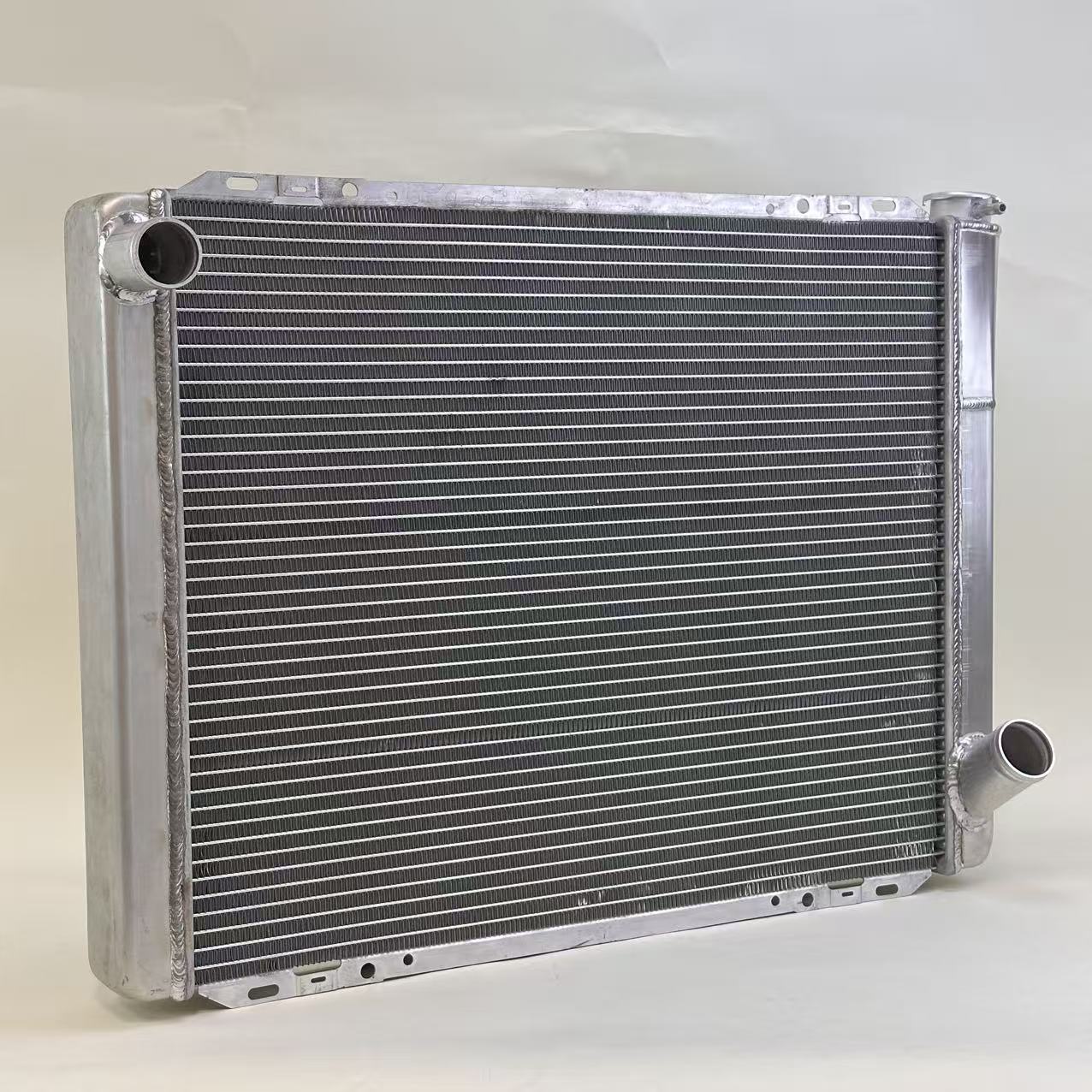 G253 Aluminum Universal Radiator Chevy 26x19x3 Single