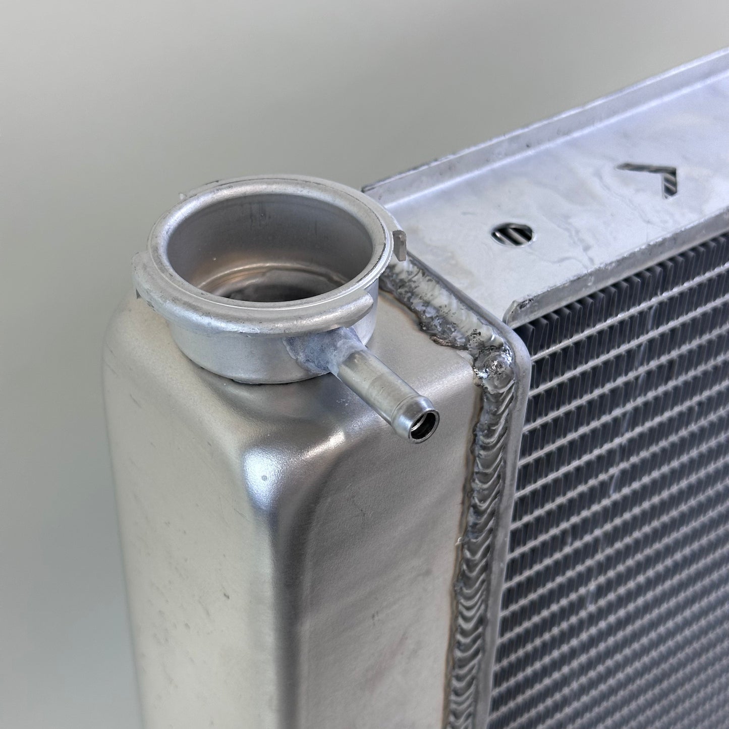 G162 Aluminum Universal Radiator Ford 26x19 Single