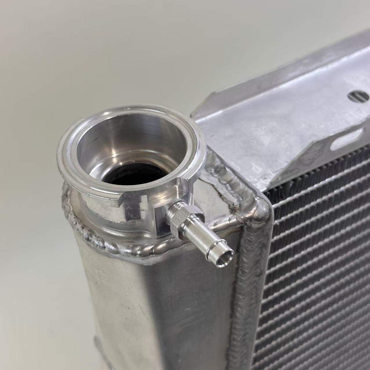 G260 Aluminum Universal Radiator Chevy 26x19x3 Double